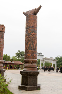百色起义纪念公园铜鼓楼广场柱子