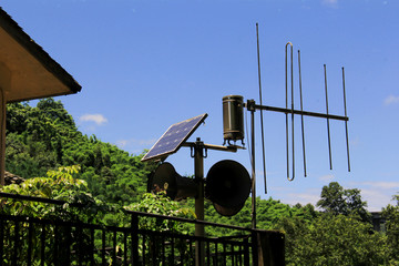 预警太阳能天线喇叭系统
