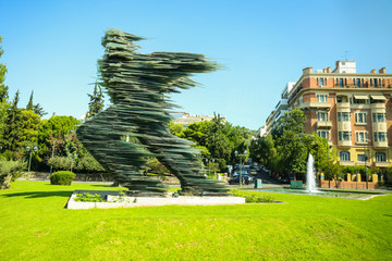雅典玻璃人现代城市雕塑