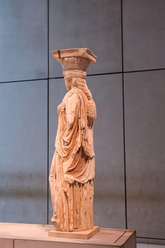 厄勒克西奥神庙女像柱