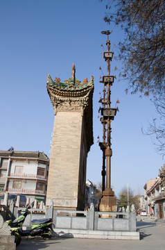 三原城隍庙影壁和铁旗杆