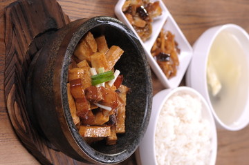 红烧肉焖千叶豆腐套餐