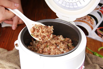 电饭煲拌饭