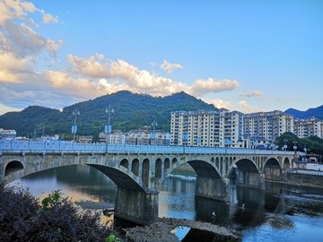 秋浦河畔