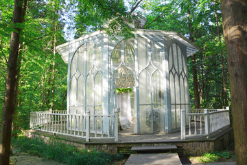 树林欧式玻璃房