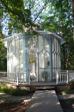 林中欧式玻璃房
