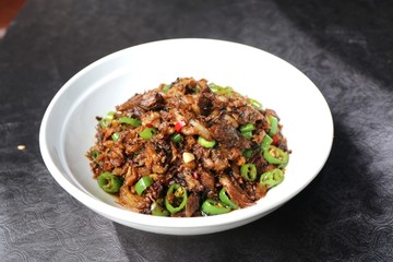 外婆菜炒拆骨肉