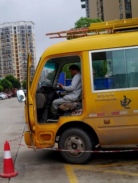 司机开车