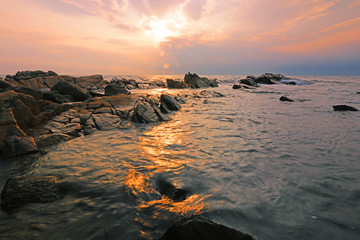 日出海浪