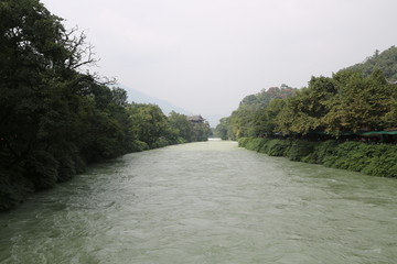 四川成都都江堰景区内江水