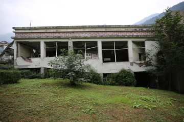 四川汶川特大地震漩口中学遗址