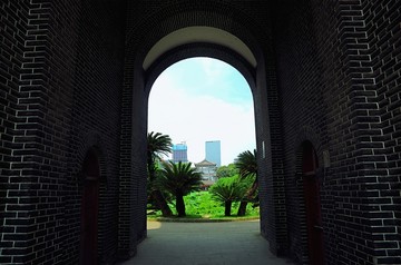 四川大学钟楼拱门