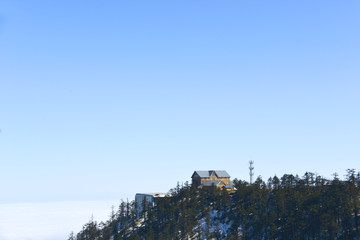 西岭雪山日月坪接待站雪景