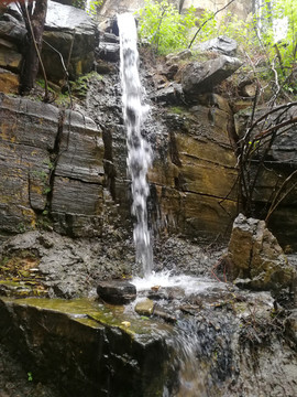 小溪流水