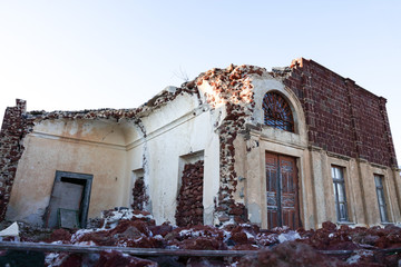 希腊圣托里尼岛残破建筑