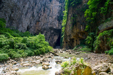 山涧溪流