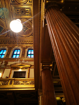 金色大厅穹顶罗马柱