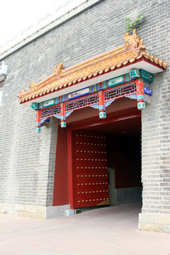 宫廷大门