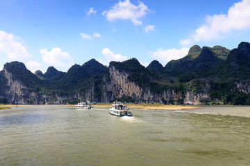 桂林阳朔漓江风光青山绿水