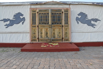 蒙古包门