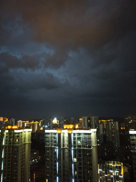 夏天城市夜景