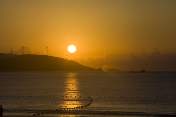 大海日出