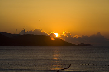 大海日出