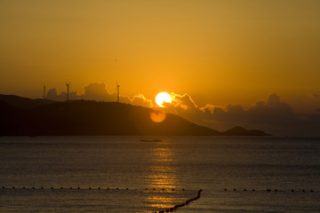 大海日出