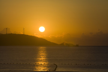 大海日出