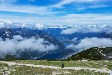 奥地利阿尔卑斯山的云和湖