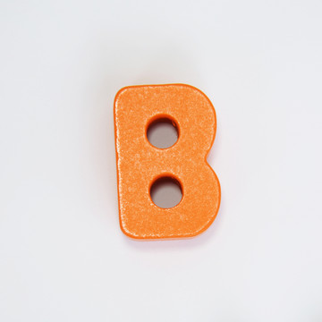 彩色字母B拼图玩具