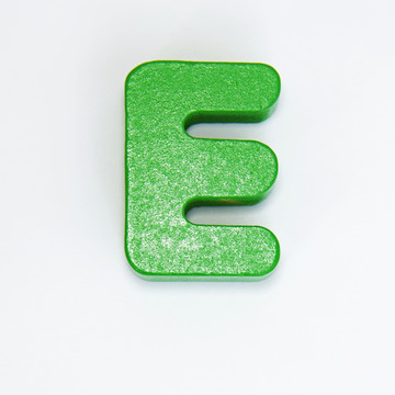 彩色字母E拼图玩具
