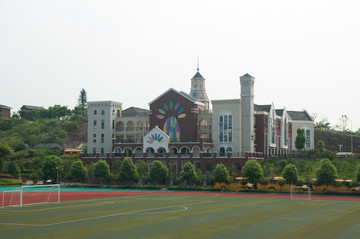 龙盘湖国际学校