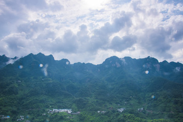 大山和白云