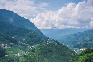 青山和白云