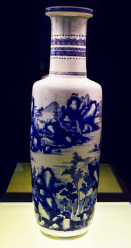 青花山水瓶