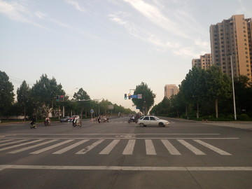 蓝天下的城市