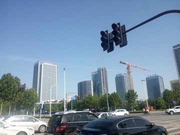 蓝天下的城市