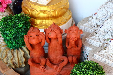 三只猴子雕塑