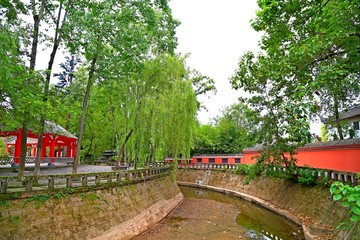 河道长亭红墙