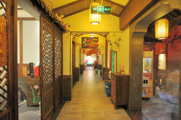 中餐馆通道走廊