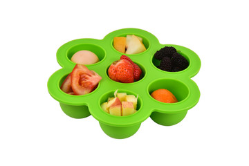 绿色辅食盒和水果