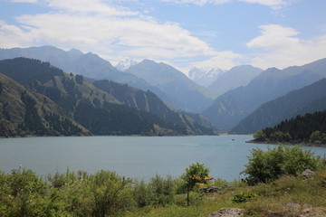 天山天池风光