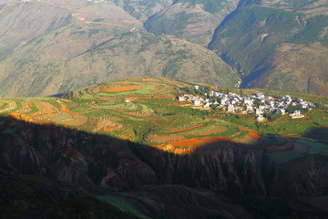 东川红土地