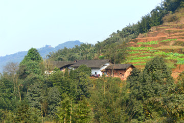 贵州大山里的村庄民房