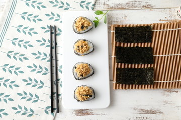 海苔芝麻肉松面包寿司