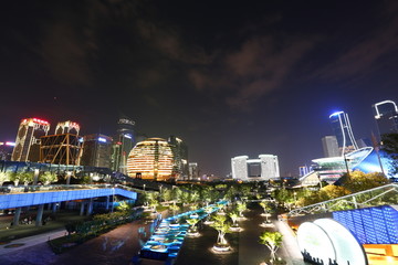 钱江新城夜景日月同辉