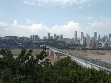 重庆长江大桥江畔风景