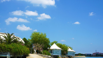 天空湛蓝