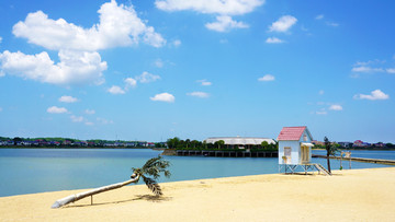 天空湛蓝